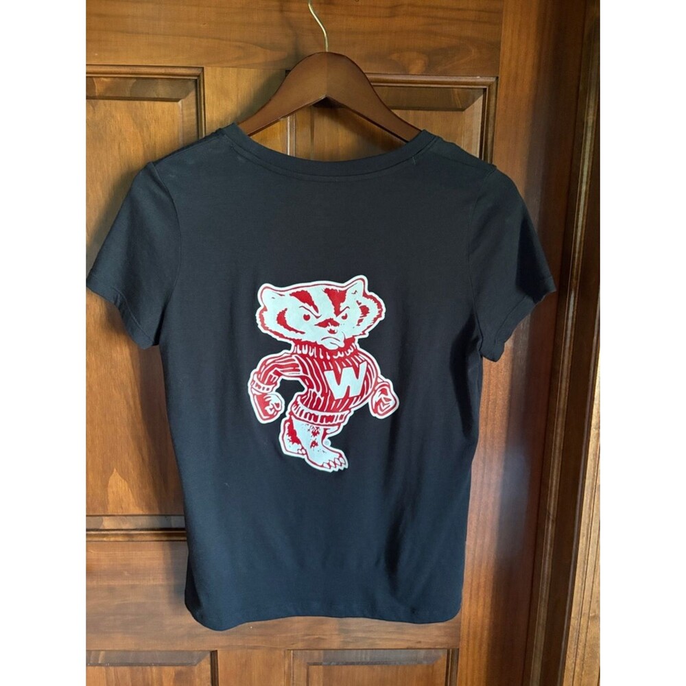 Under Armour Black Wisconsin Badgers Graphic Tee Women's SMALL - Picture 2 of 3